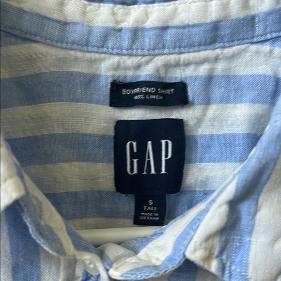 GAP Light Blue and White Striped Button-Down Shirt - Picture 2 of 2